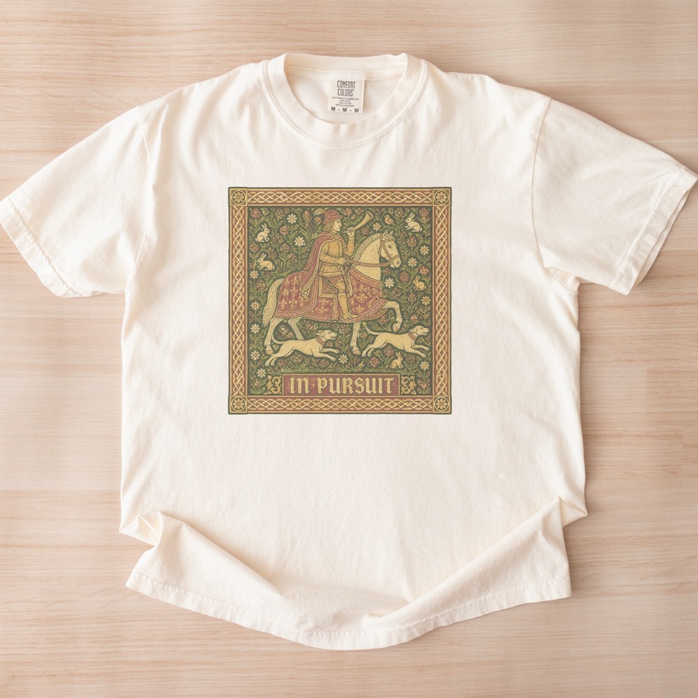 In Pursuit Rider Blowing Horn in Celtic Border Tee